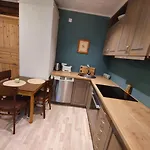 Apartament Suure Terrassiga Korter Raudteejaama Laehedal *