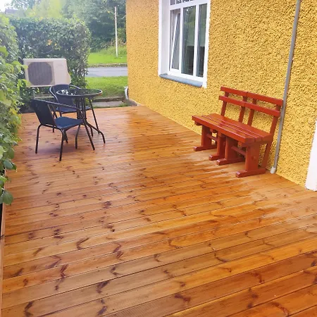 Suure Terrassiga Korter Raudteejaama Laehedal