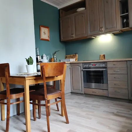 Suure Terrassiga Korter Raudteejaama Laehedal