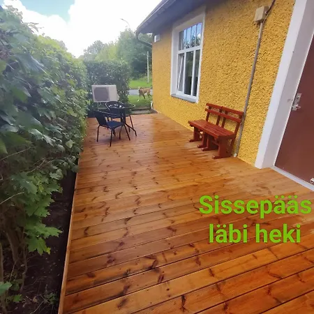아파트 Suure Terrassiga Korter Raudteejaama Laehedal 빌얀디