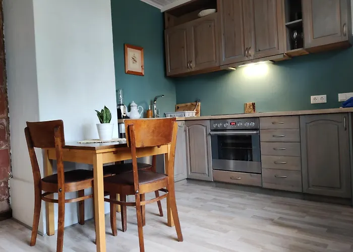 Suure Terrassiga Korter Raudteejaama Laehedal